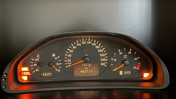 Mercedes-Benz E W210 S210 cdi diesel mittaristo / mittaritaulu A2105407211