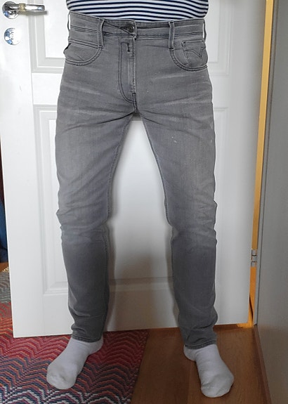 Replay Anbass 573 BIO harmaat joustavat miesten farkut 34/32