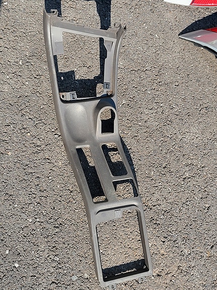 Saab 9-5 2000 keskikonsolin muovi