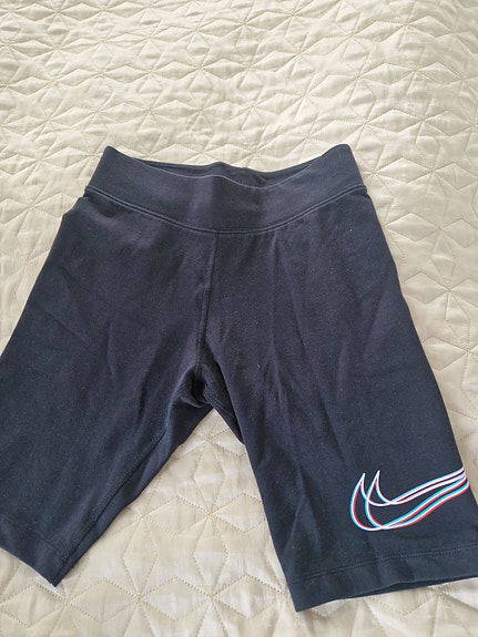 Shortsit s Myydään (sivu 50) Tori