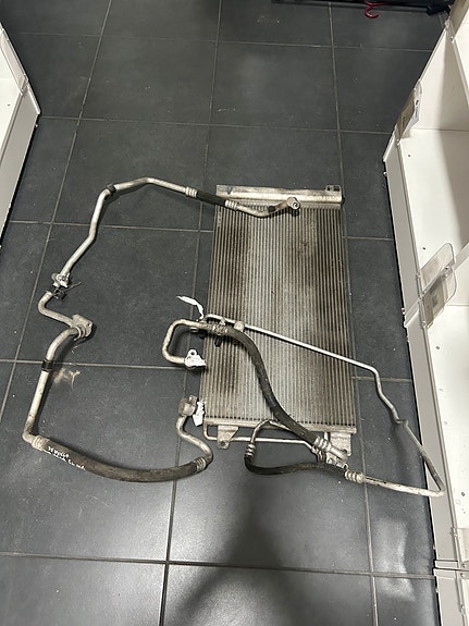 Volkswagen Transporter T5 bussin ilmastoinninkenno ja putket