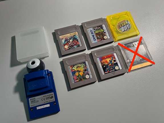 Nintendo GameBoy pelejä yms.