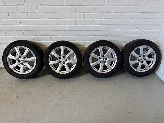 VW / AUDI / SKODA 16" Alumiinivanteet + 205 / 55 / 16 Kitkarenkaat (72)