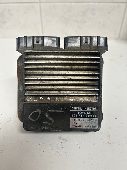 Toyota Avensis T25 diesel polttoainepumpun yksikkö