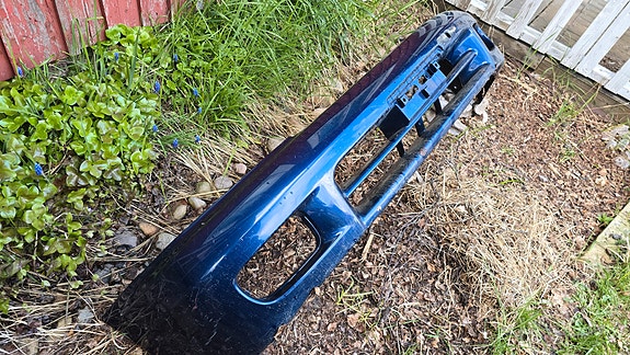 Subaru Legacy etupuskuri