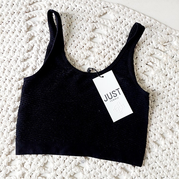 Just Female uusi musta lyhyt toppi XS-M