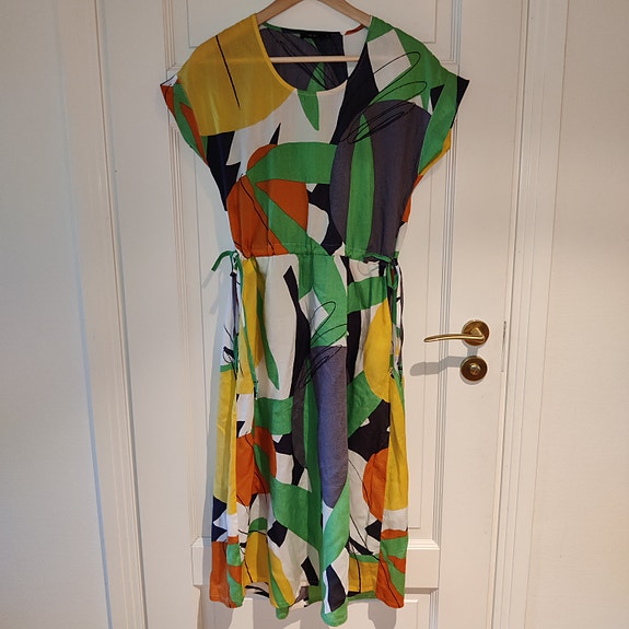 Nanso värikäs mekko 34 / 36