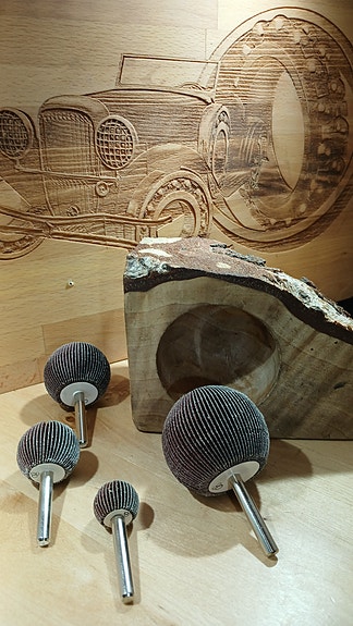 30MM PYÖREÄ, PALLO-KARALIUSKALAIKKA PUUHUN JA METALLIIN