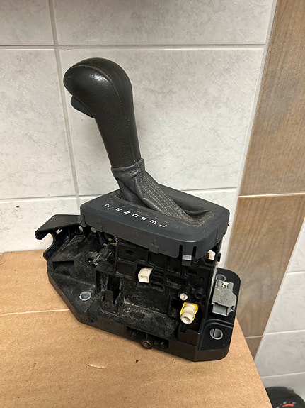 Volvo automaattivaihteiston vaihteenvalitsin