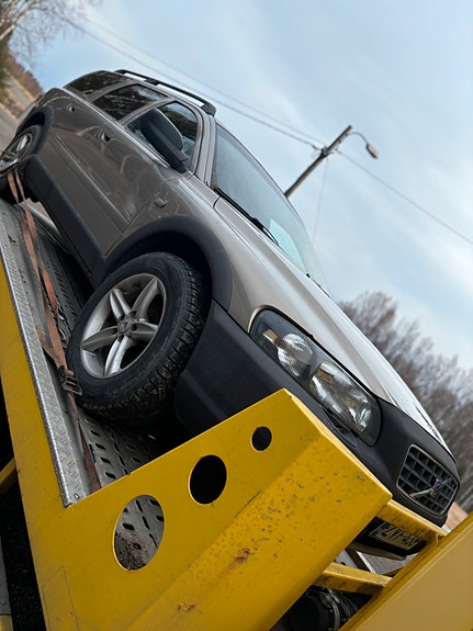Volvo V70 XC 2.4 T AWD Nelikko Automaatti Osina