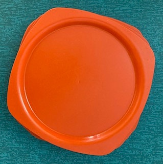 Myydään Orthex retro lautasia 5 kpl yhteensä