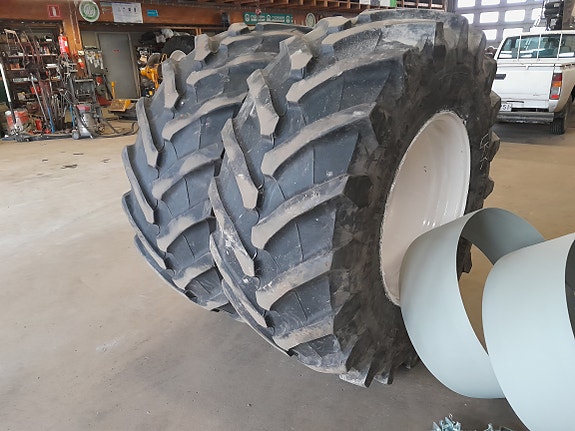 Paripyörät/Levikepyörät 600/65R30Trelleborg