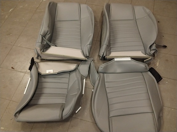 Ford GT mustang USA tmiproducts 05-09 harmaat istuinpäälliset