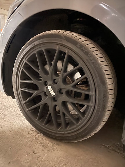 BBS cs002 style 18 tuumaiset vanteet kesärenkailla