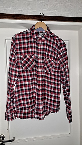 Punainen-musta-valkoinen flanellipaita (XL)