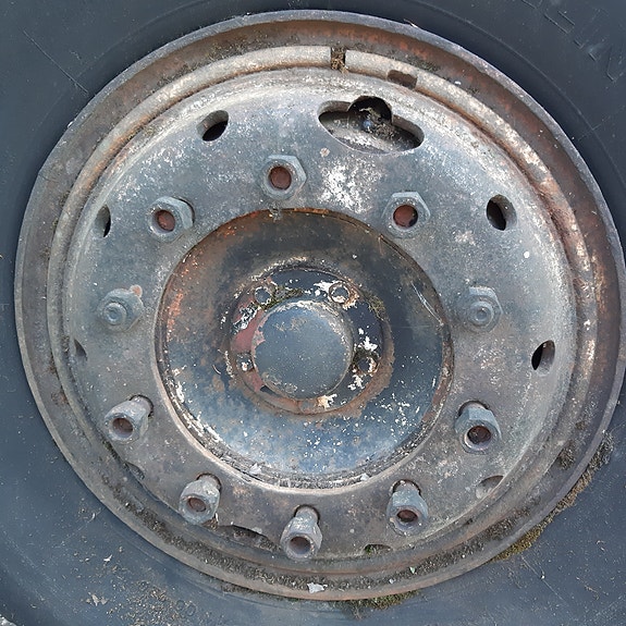 VOLVO kuorma-auton etuakseli
