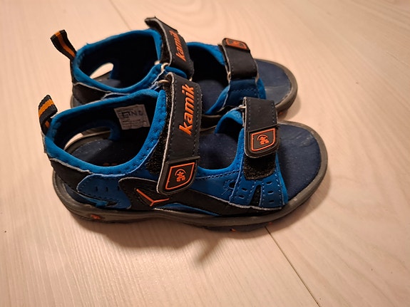 Kamik sandaalit 28
