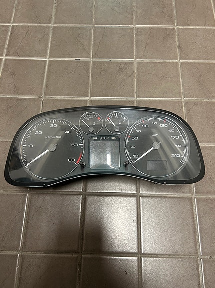 Peugeot 307 dieselin mittaristo