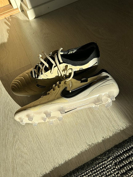 NIKE TIEMPO LEGEND 10 ELITE FG