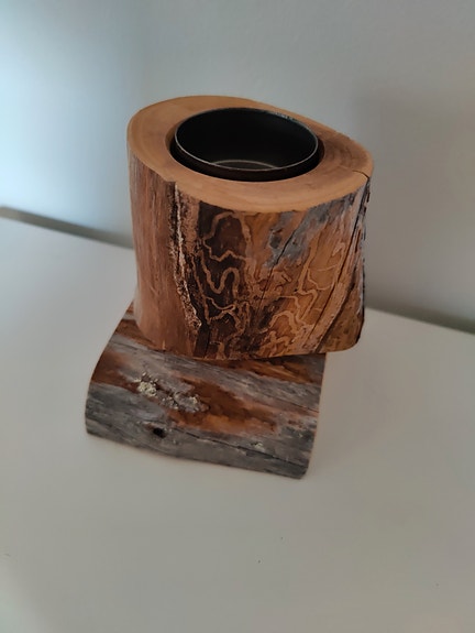 Puinen kynttilänjalka