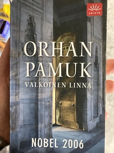 Pamuk: Valkoinen linna