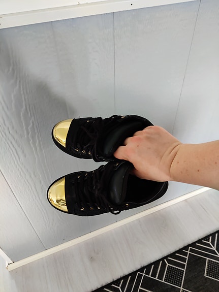 Naisten kenkiä koko 38
