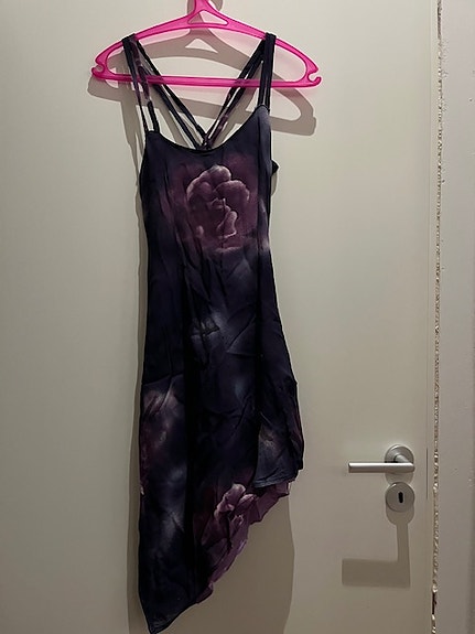 Violetti mekko