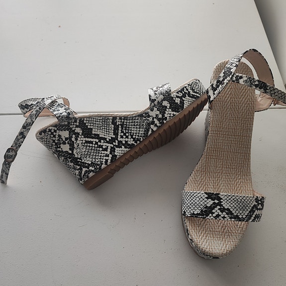 Kiilakorkokengät koko 39