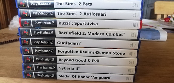 PS2 pelit käytetyt