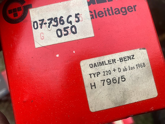 Mercedes-Benz 220D Runkolaakerit 8/72-79