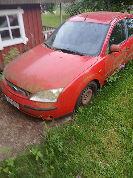 Ford mondeo 1.8 -01 osina