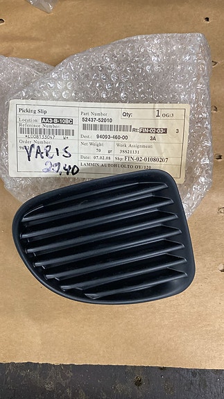 Toyota puskurin suojamuovi 52437-52010