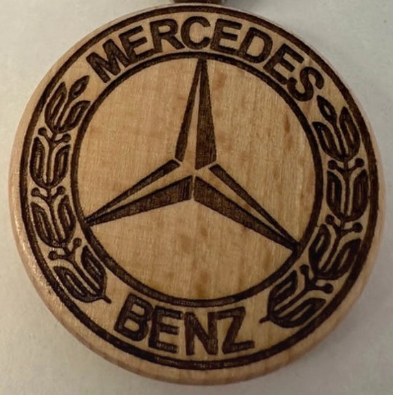 Bambu puinen avaimenperä Mercedes-Benz logolla