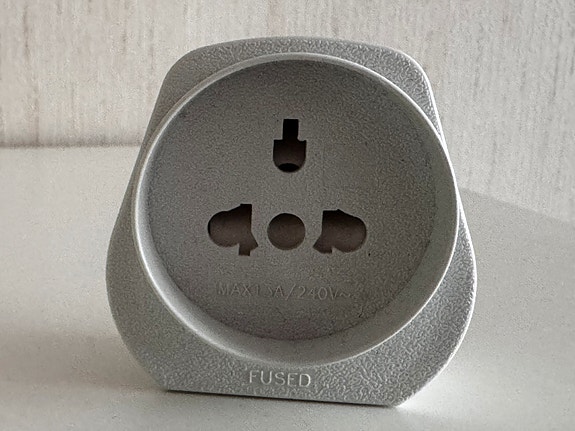 Iso-Britannian adapteri