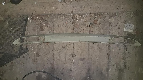 1961 Ford 17M Turnier P3 takaylävalojen pelti ?
