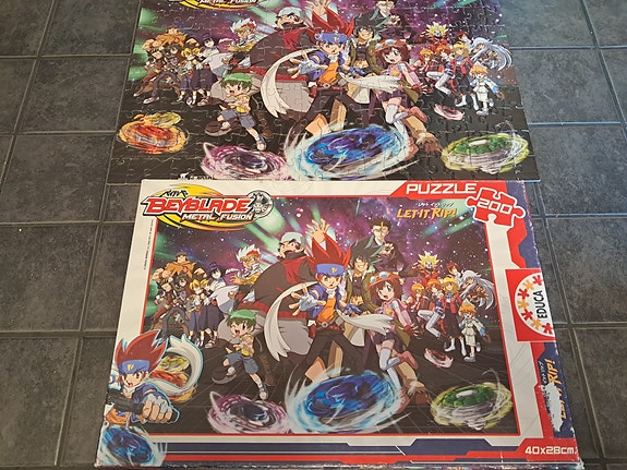 Palapeli 200 palaa, beyblade