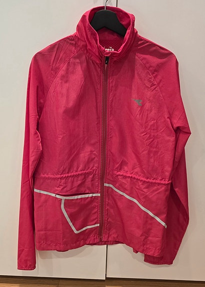 Diadora-juoksutakki, uusi