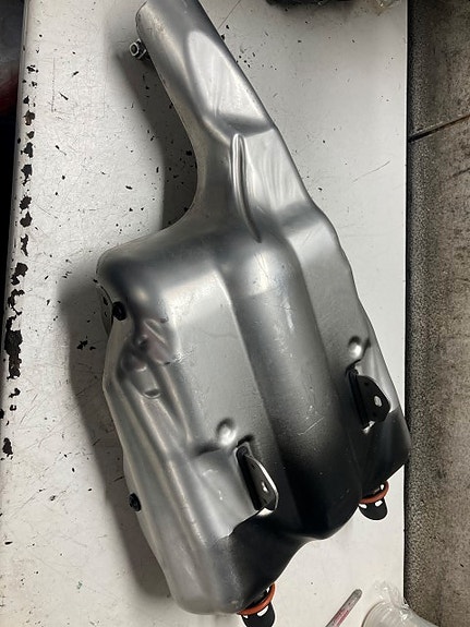 Suzuki GSX 1300 B-KING alkuperäinen äänenvaimennin