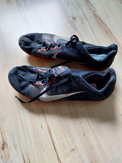 NIKE piikkarit 40,5