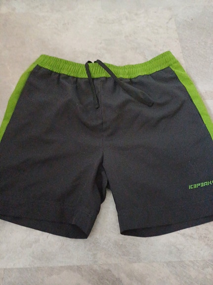 Uudet icepeak shortsit