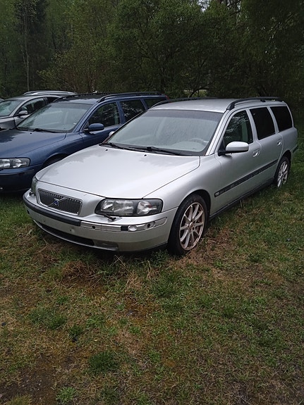 Osia 2003 V70 2.4 bensa manuaali