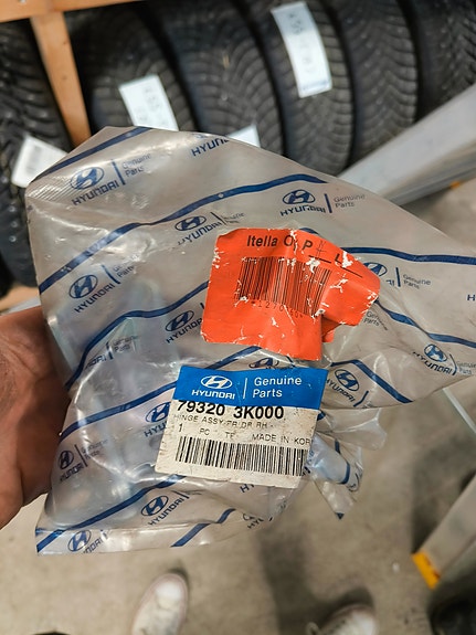 Hyundai Sonata 2004-2010 oikean etuoven sarana 793293K000