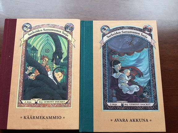 Surkeiden Sattumusten sarja osat 2-3 € 8/kpl
