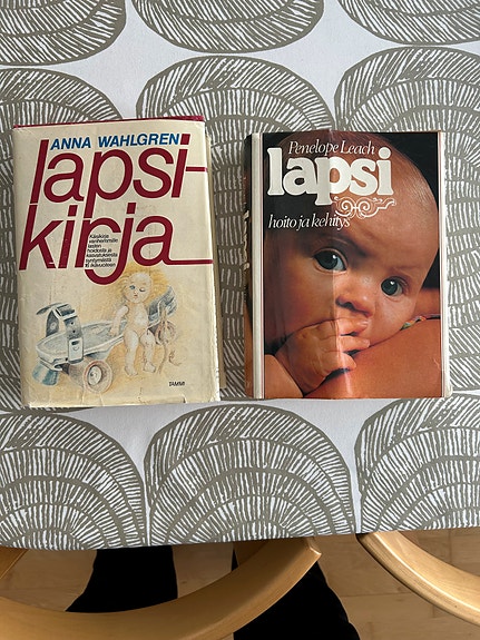 Lapsi-kirjoja 2 kpl
