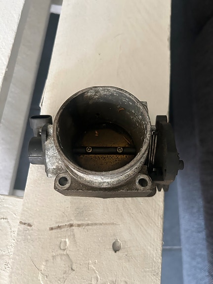 Volvo V40/S40 T4 kaasuläppäkotelo