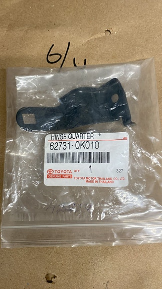 Toyota takalasin sarana oikea 62731-0K010