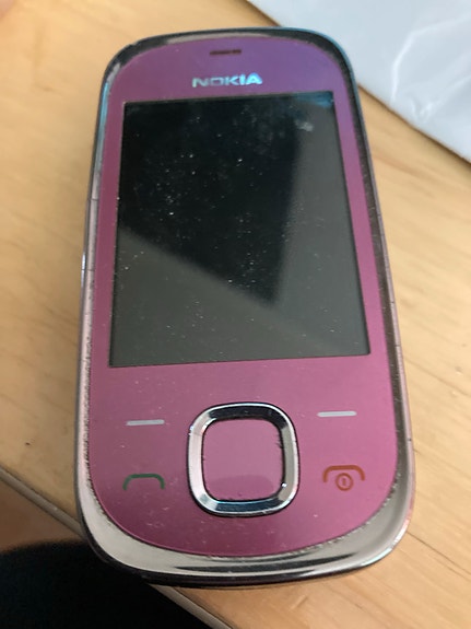 Vanha nokia puhelin