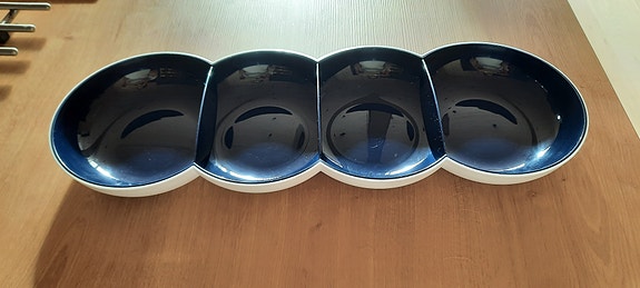 Tupperware tarjoiluastia