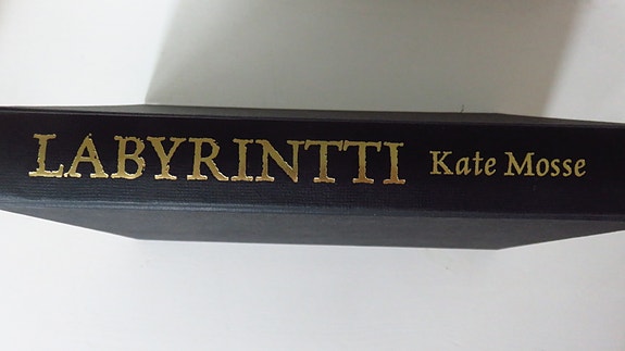 Kate Mosse; Labyrintti ja Krypta -kirjat yhdessä