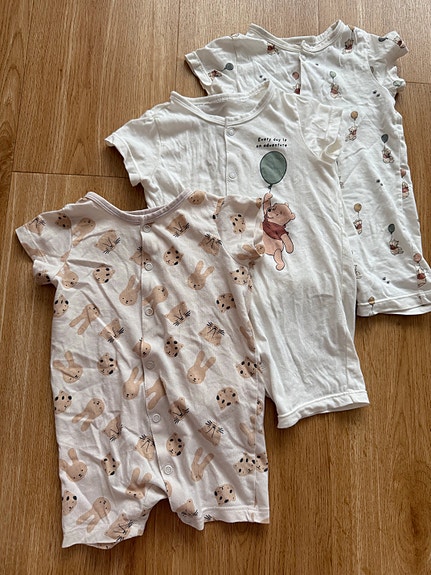 3 kpl H&M lyhythihaista yöpukua, koko 68